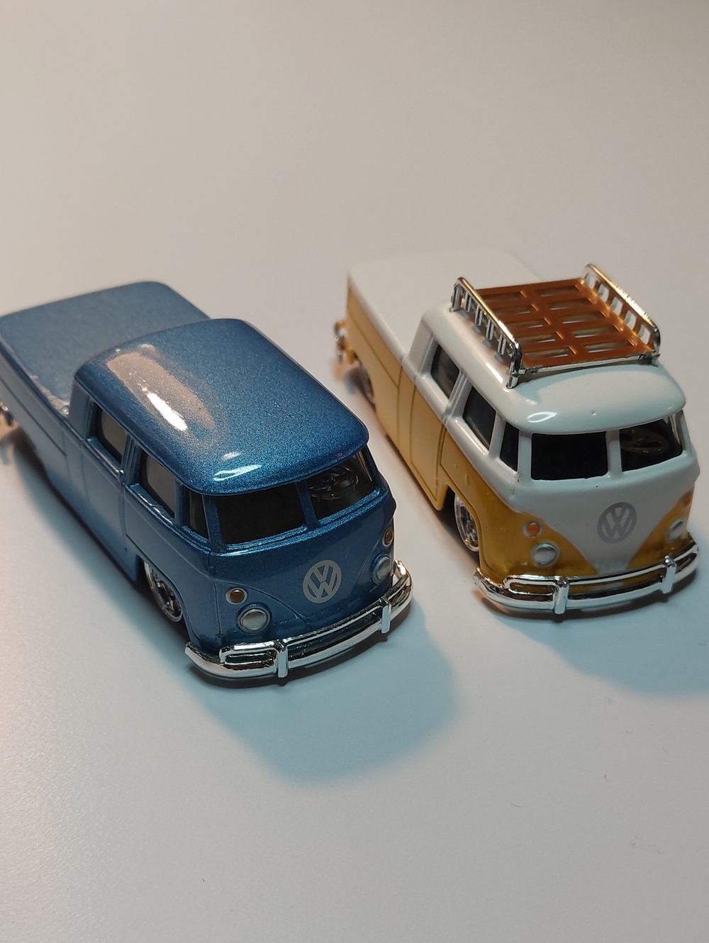 Vintage Jada Toys 1/64 VW Microbus Truck Diecast Set - No. 90481